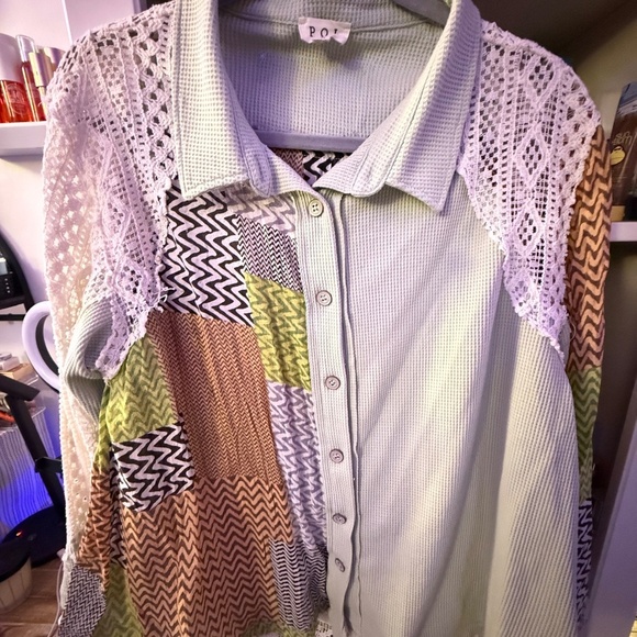 💕HP💕 POL Color Block Crochet Long Sleeve Shirt - Picture 2 of 7